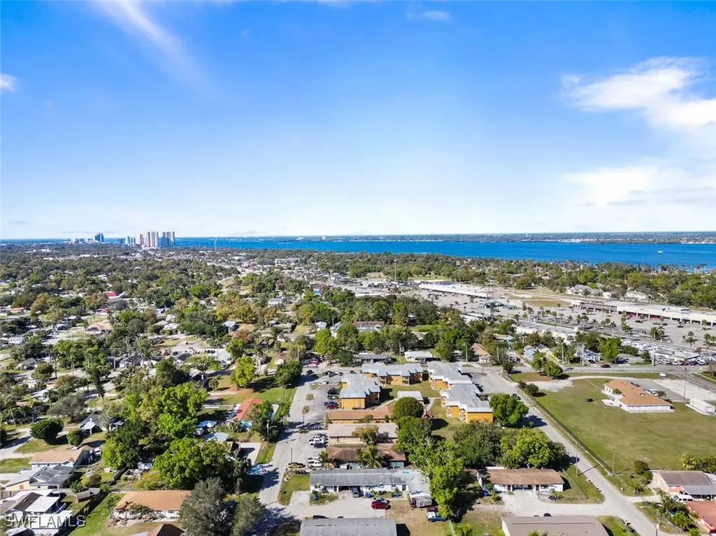 4243-4247 Greenwood Avenue Fort Myers FL 33905