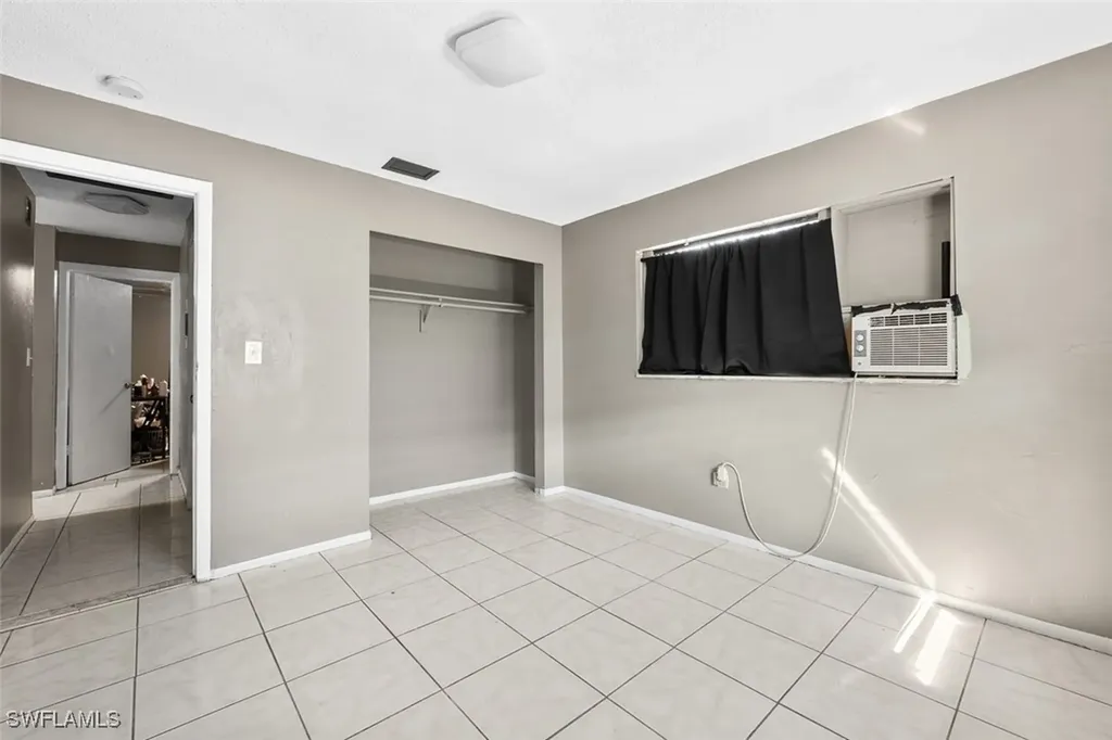 4243-4247 Greenwood Avenue Fort Myers FL 33905