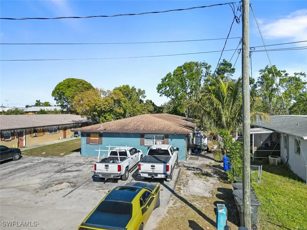 4243-4247 Greenwood Avenue Fort Myers FL 33905
