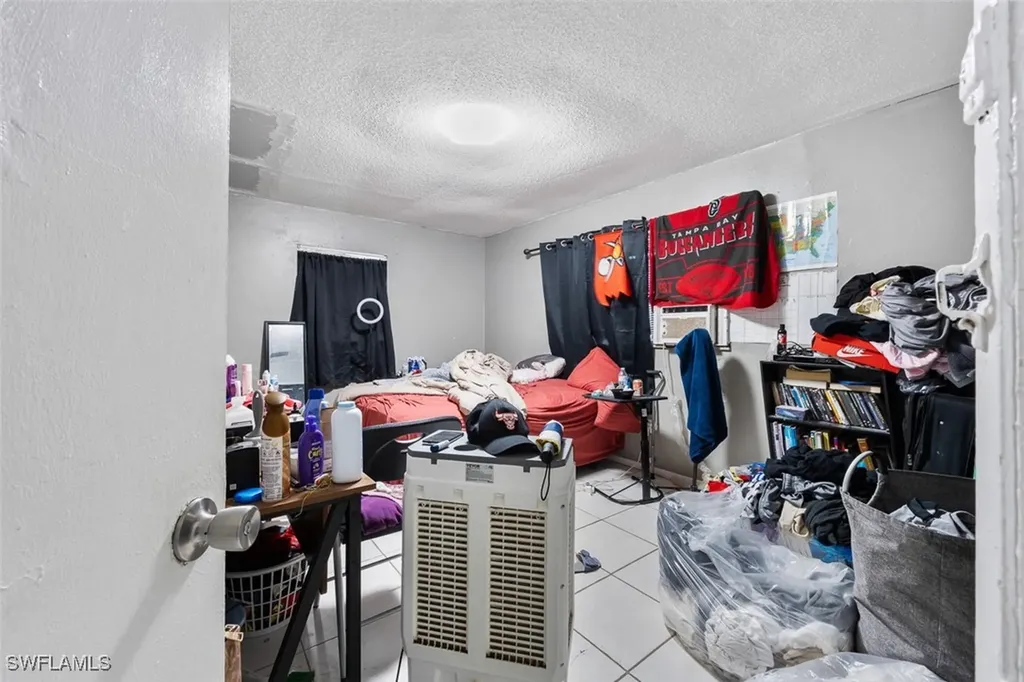 4243-4247 Greenwood Avenue Fort Myers FL 33905