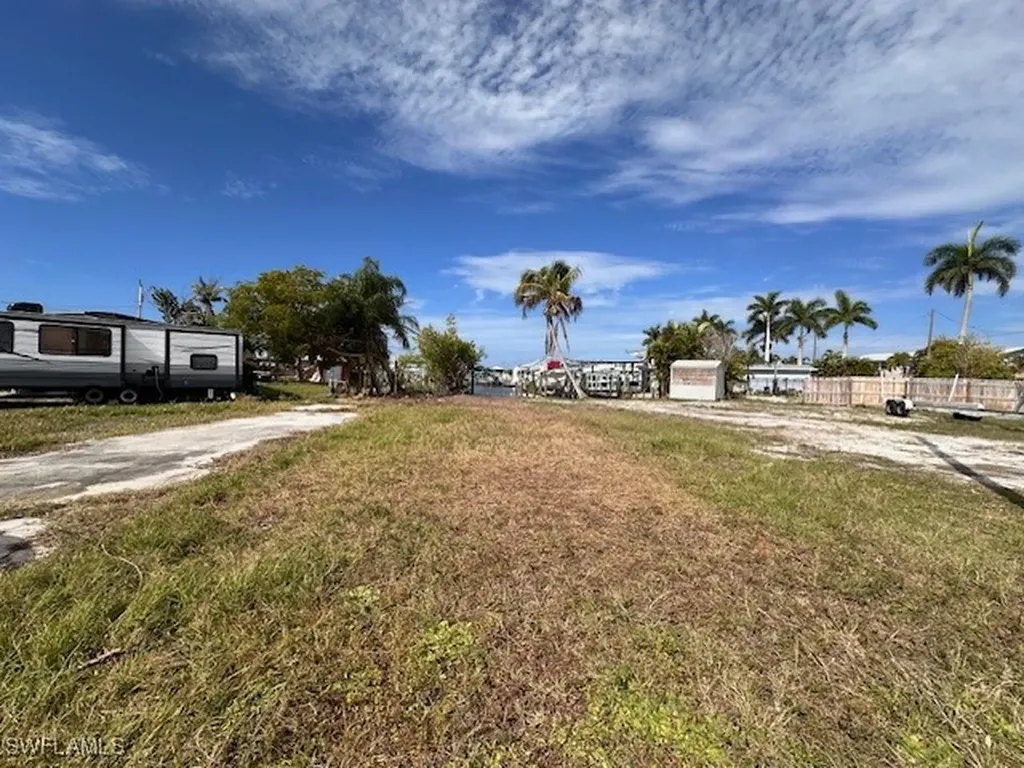 2623 York Road St. James City FL 33956