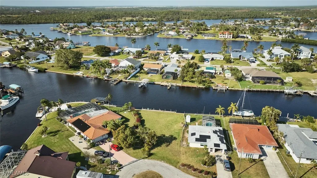 2113 W Tobago Circle Fort Myers FL 33905