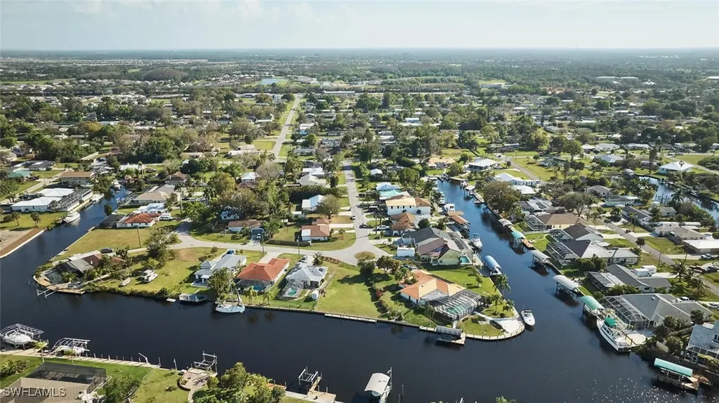 2113 W Tobago Circle Fort Myers FL 33905