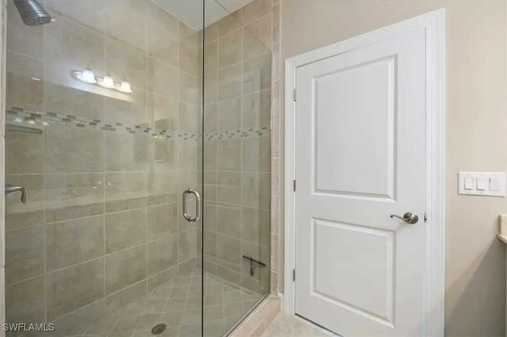 15148 Palmer Lake Circle Naples FL 34109