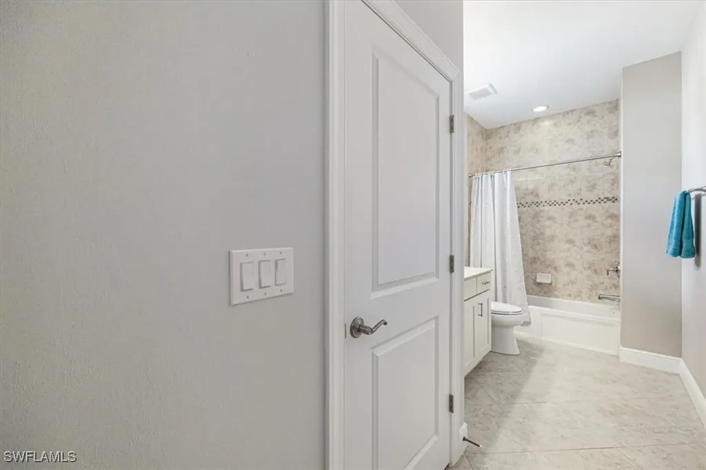 15148 Palmer Lake Circle Naples FL 34109