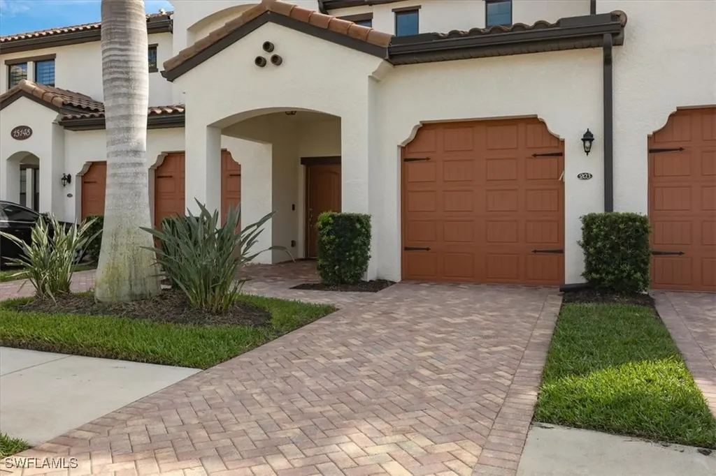 15148 Palmer Lake Circle Naples FL 34109