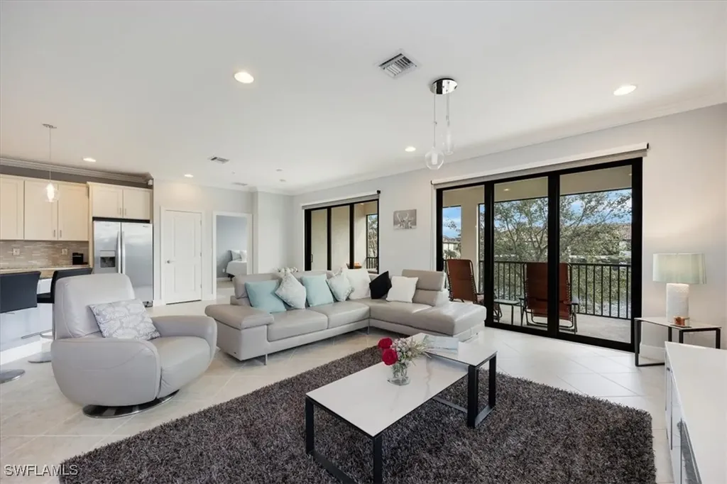 15148 Palmer Lake Circle Naples FL 34109