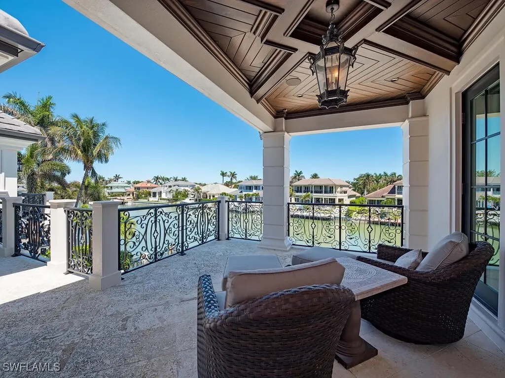 233 Mermaids Bight Naples FL 34103