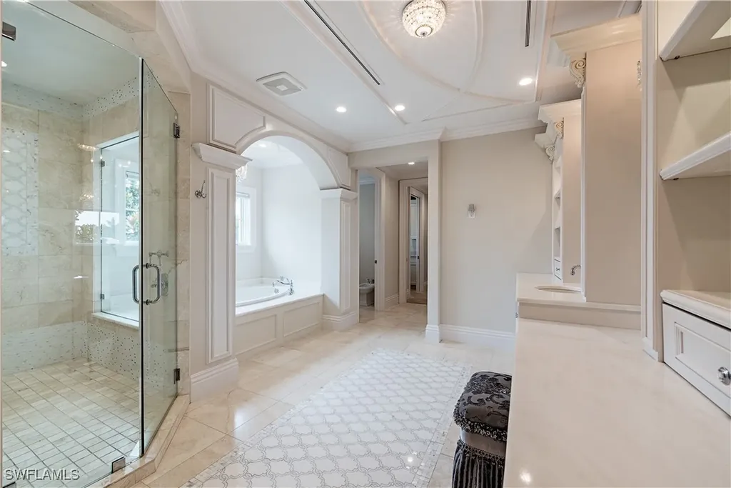 233 Mermaids Bight Naples FL 34103