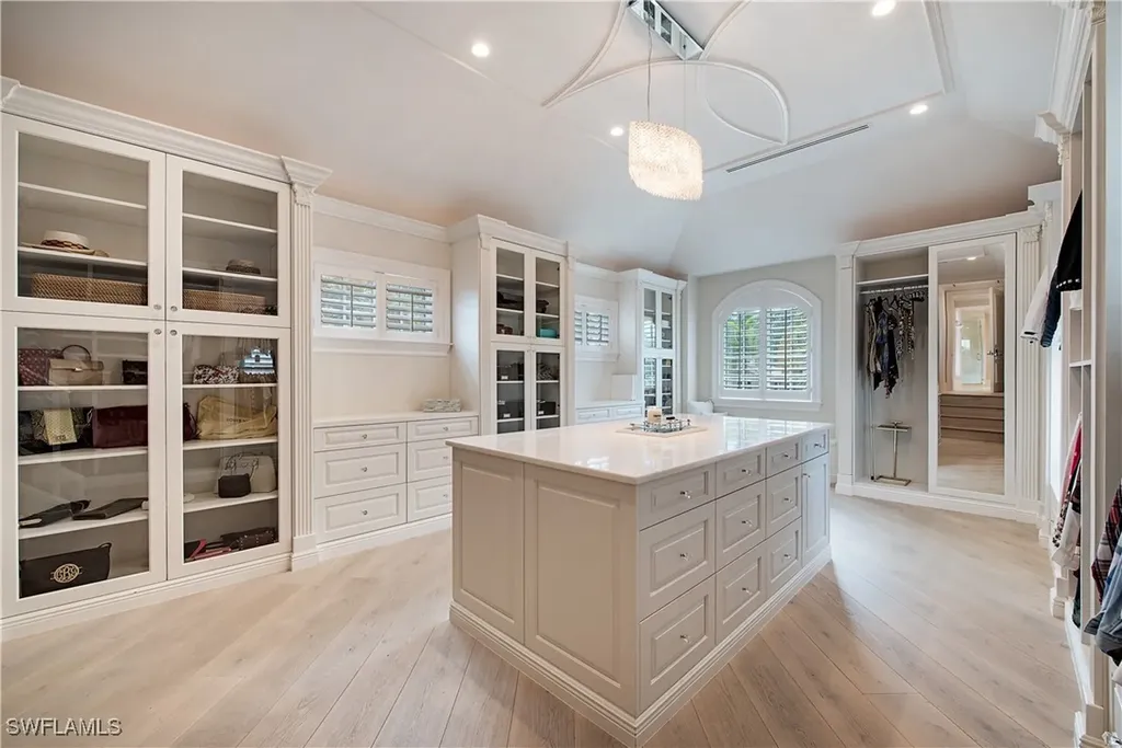 233 Mermaids Bight Naples FL 34103