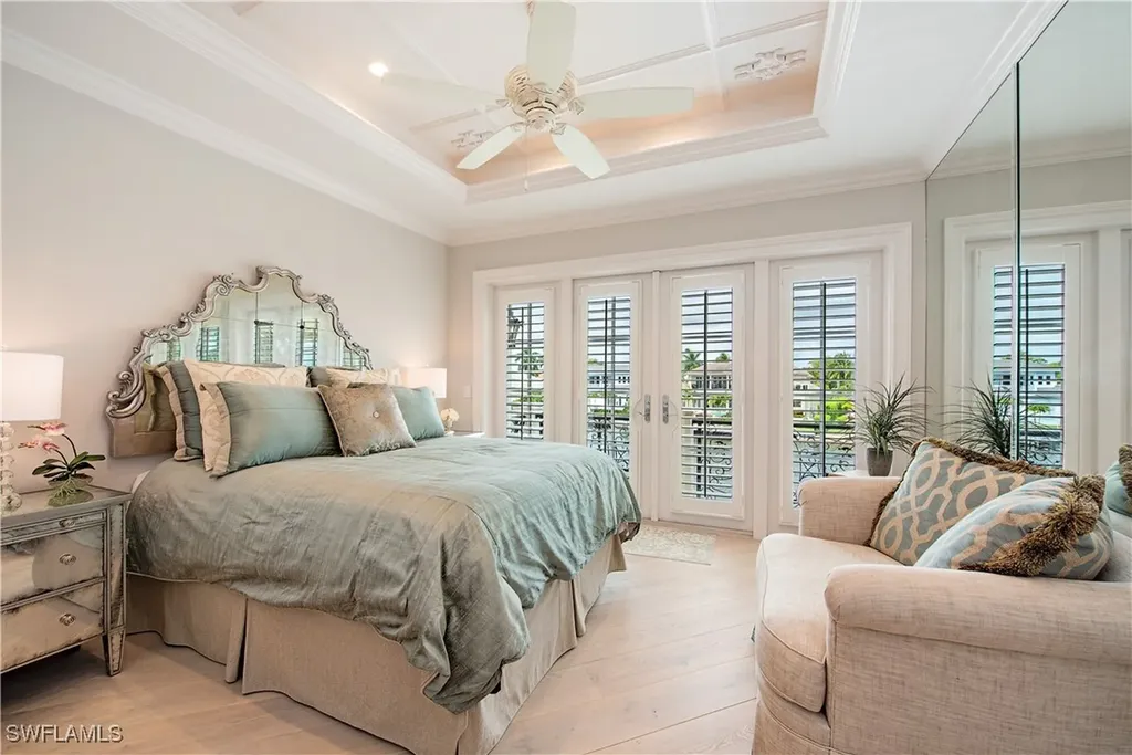 233 Mermaids Bight Naples FL 34103