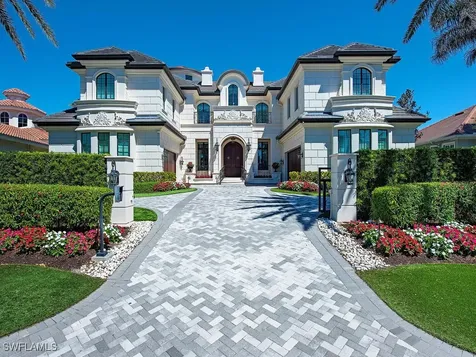 233 Mermaids Bight Naples FL 34103