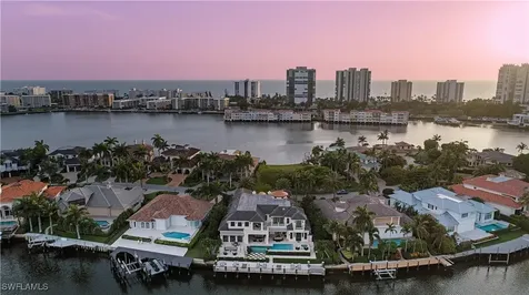 233 Mermaids Bight Naples FL 34103