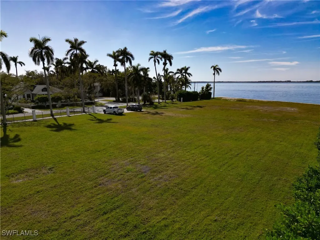 1301 Poinciana Avenue Fort Myers FL 33901