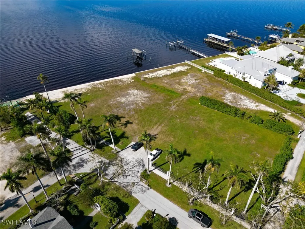 1301 Poinciana Avenue Fort Myers FL 33901