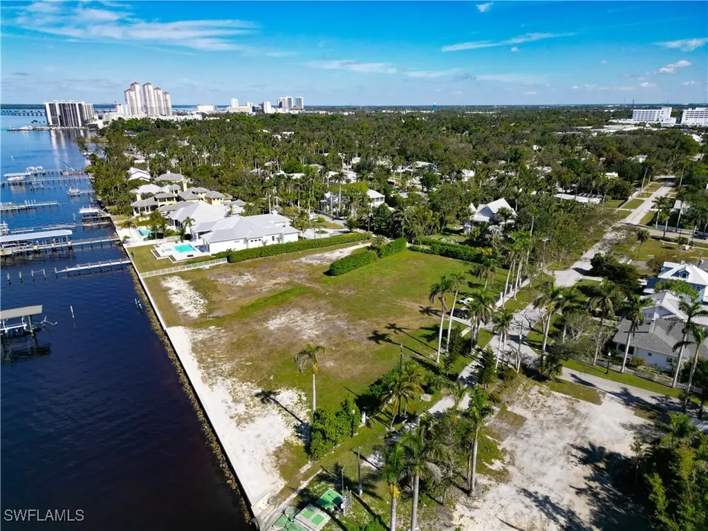 1301 Poinciana Avenue Fort Myers FL 33901