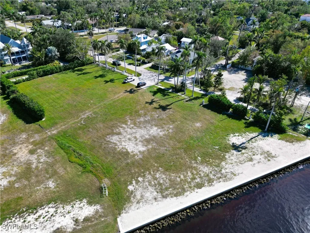 1301 Poinciana Avenue Fort Myers FL 33901