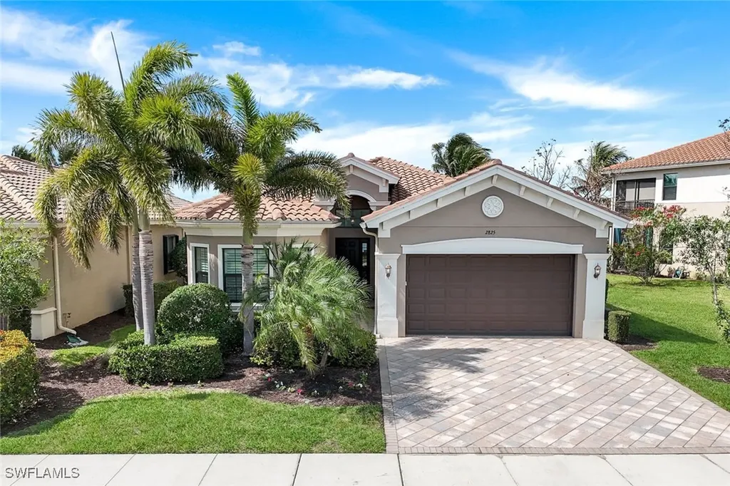 Naples FL, 2825 Cinnamon Bay Circle