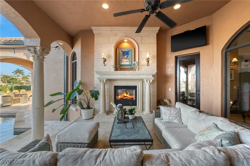 1641 Edith Esplanade Cape Coral FL 33904