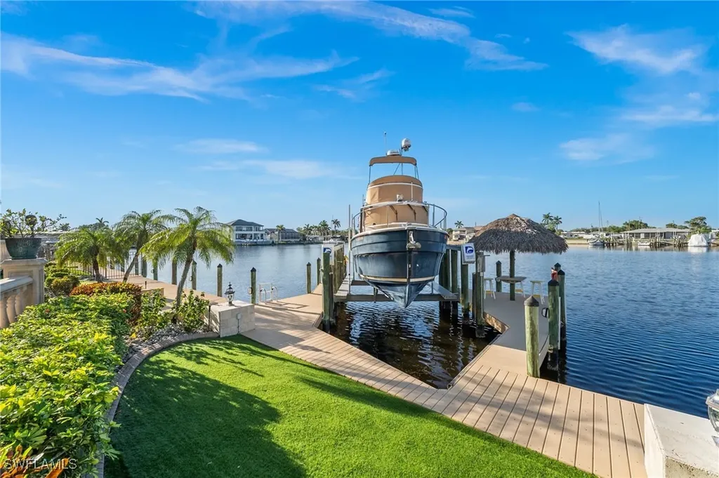 1641 Edith Esplanade Cape Coral FL 33904