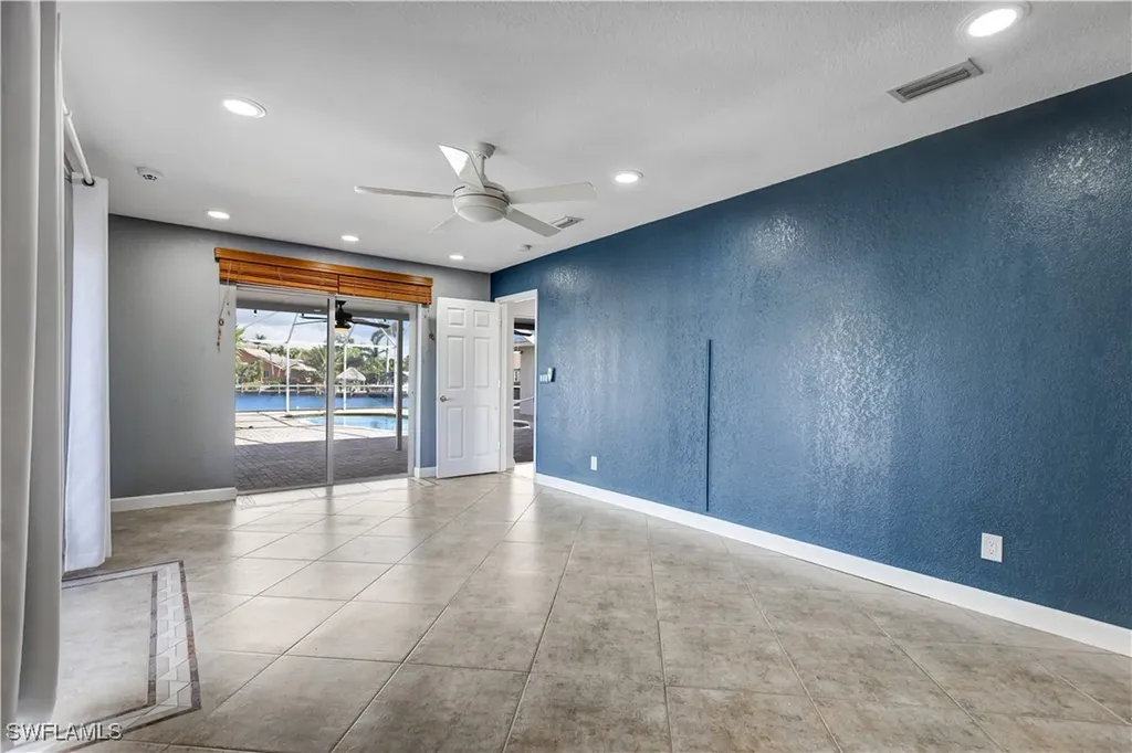 1737 SE 43rd Street Cape Coral FL 33904