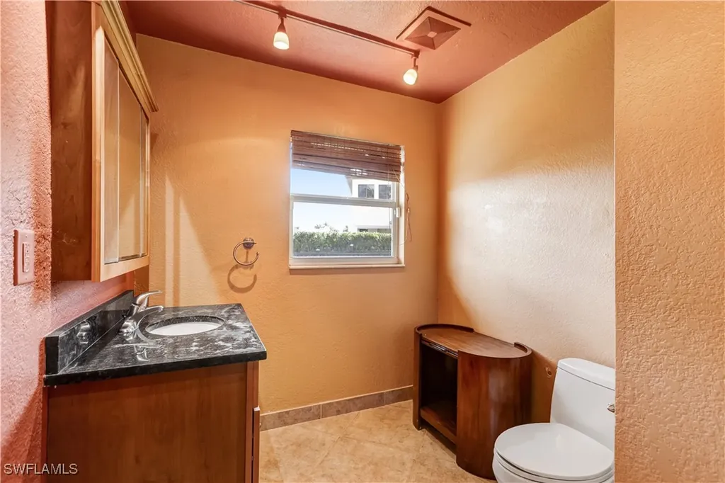 1737 SE 43rd Street Cape Coral FL 33904