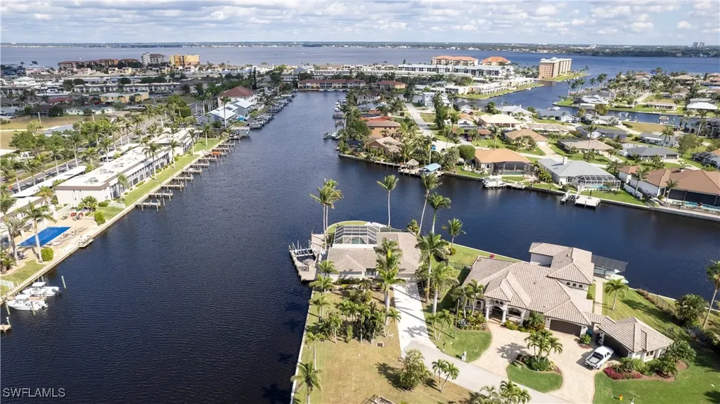 1737 SE 43rd Street Cape Coral FL 33904
