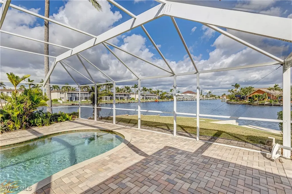 1737 SE 43rd Street Cape Coral FL 33904