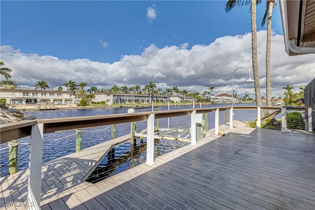 1737 SE 43rd Street Cape Coral FL 33904