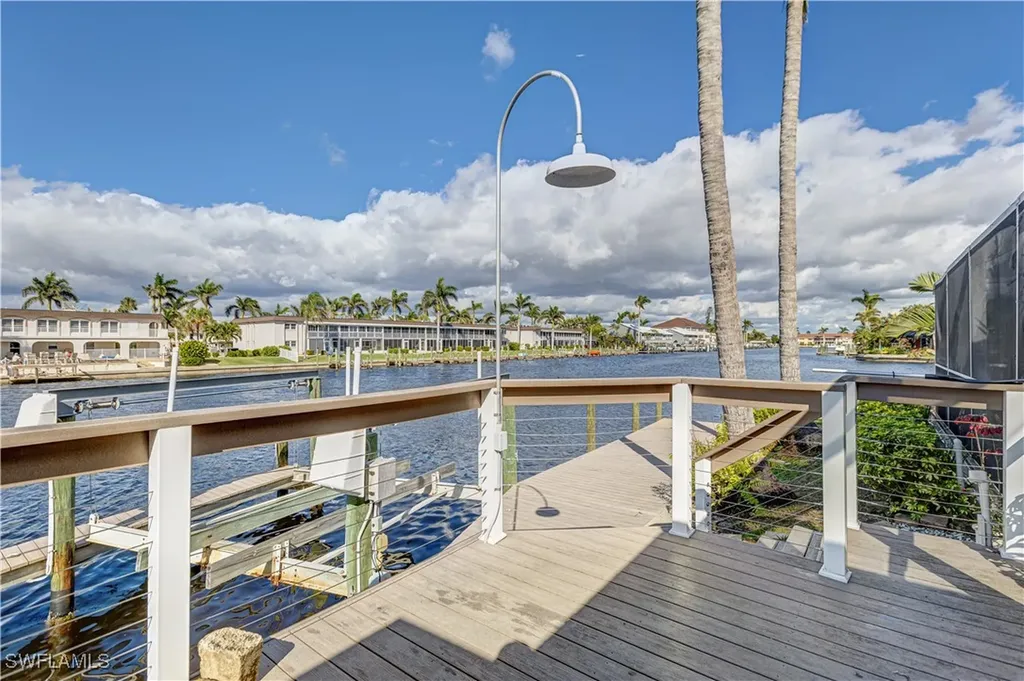 1737 SE 43rd Street Cape Coral FL 33904