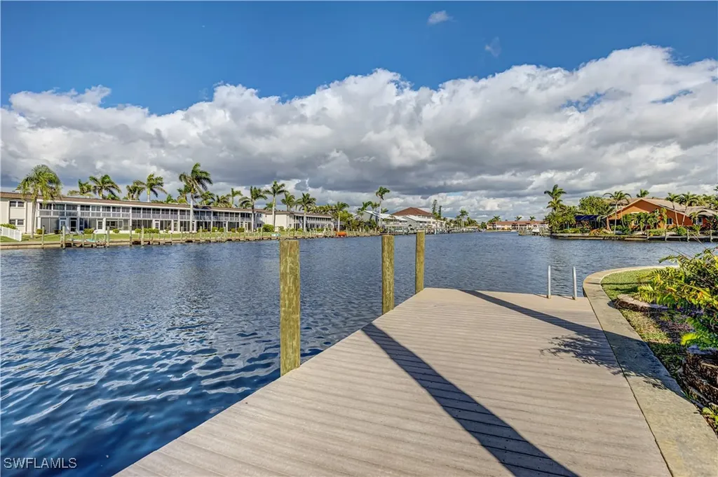 1737 SE 43rd Street Cape Coral FL 33904