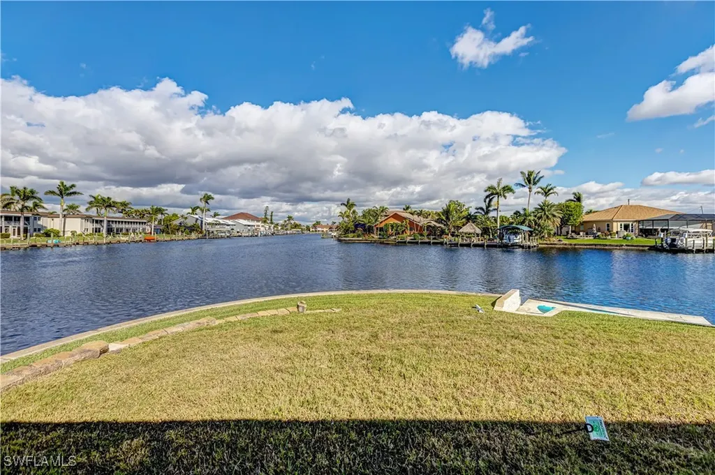 1737 SE 43rd Street Cape Coral FL 33904