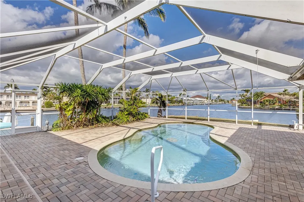 1737 SE 43rd Street Cape Coral FL 33904