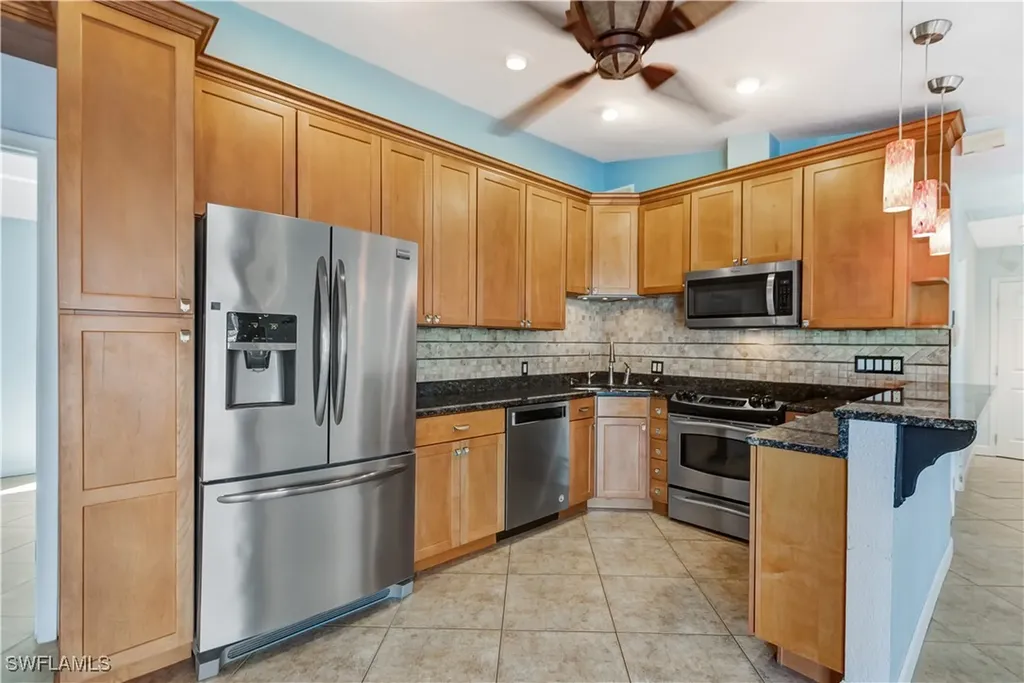 1737 SE 43rd Street Cape Coral FL 33904