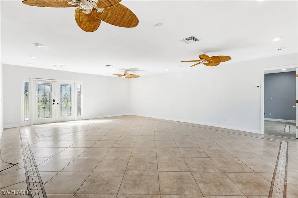 1737 SE 43rd Street Cape Coral FL 33904