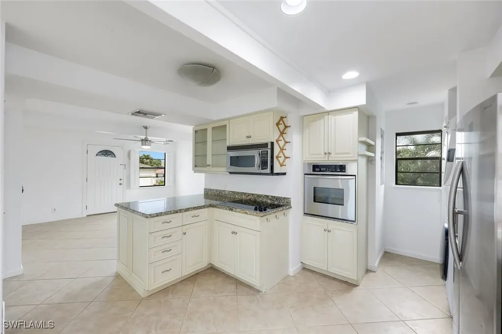 9780 Vanderbilt Drive Naples FL 34108