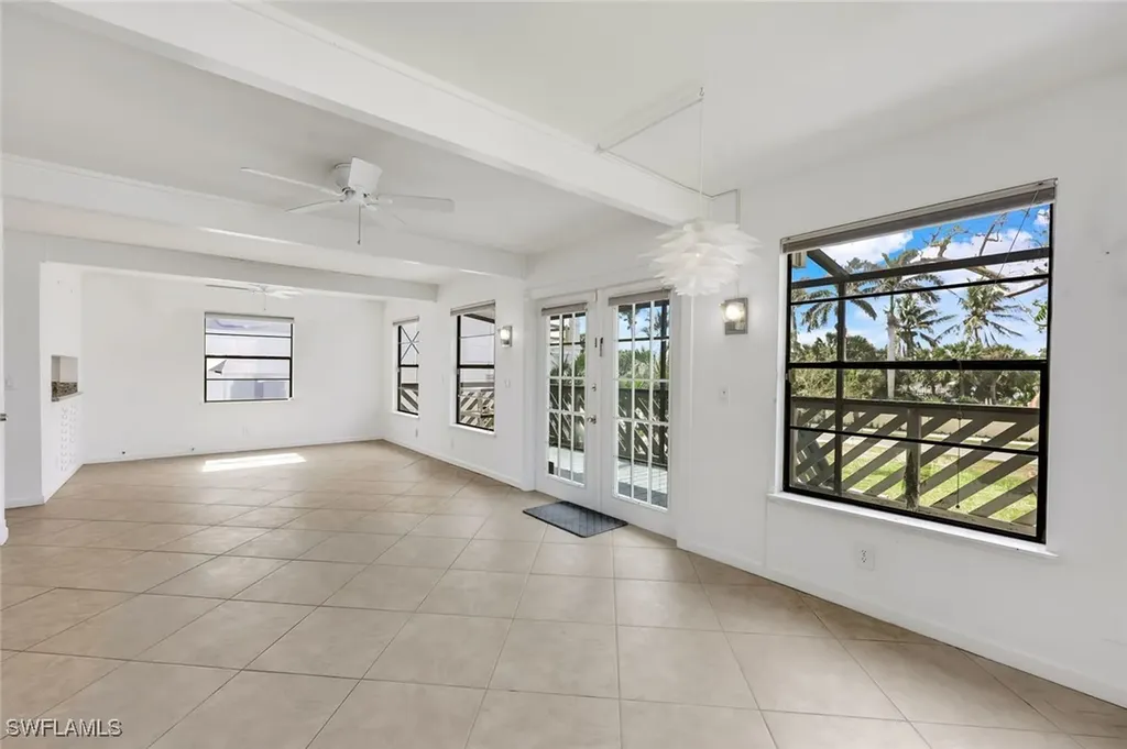 9780 Vanderbilt Drive Naples FL 34108