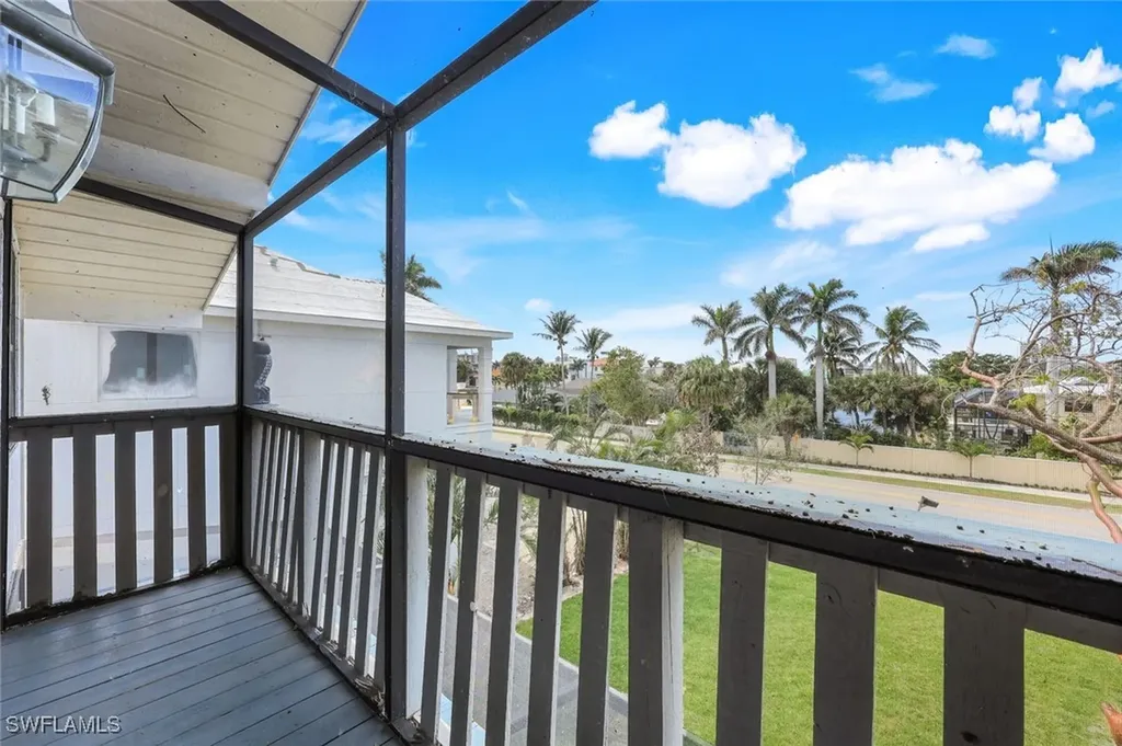9780 Vanderbilt Drive Naples FL 34108