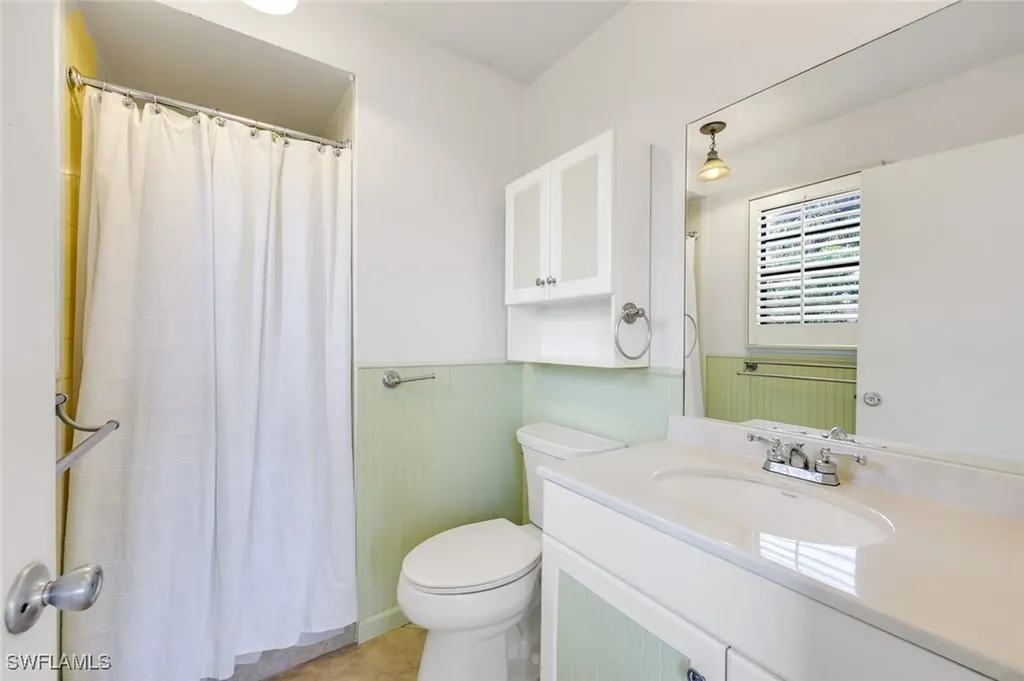 9780 Vanderbilt Drive Naples FL 34108