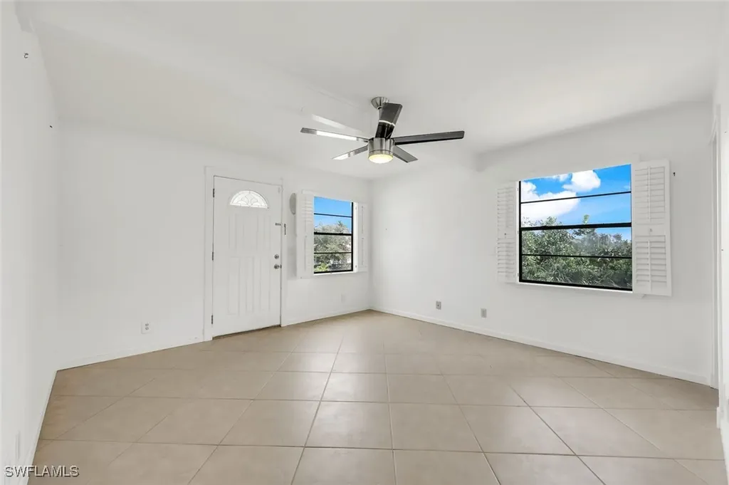 9780 Vanderbilt Drive Naples FL 34108