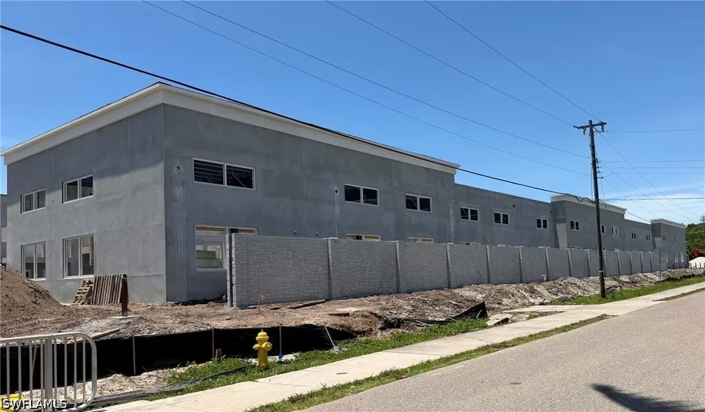 11075 Tamiami Trail E Naples FL 34113