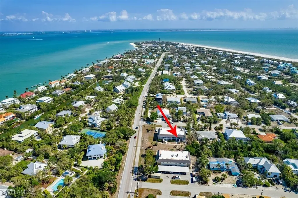 561 Periwinkle Way Sanibel FL 33957