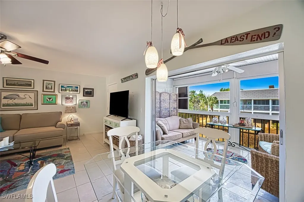 561 Periwinkle Way Sanibel FL 33957