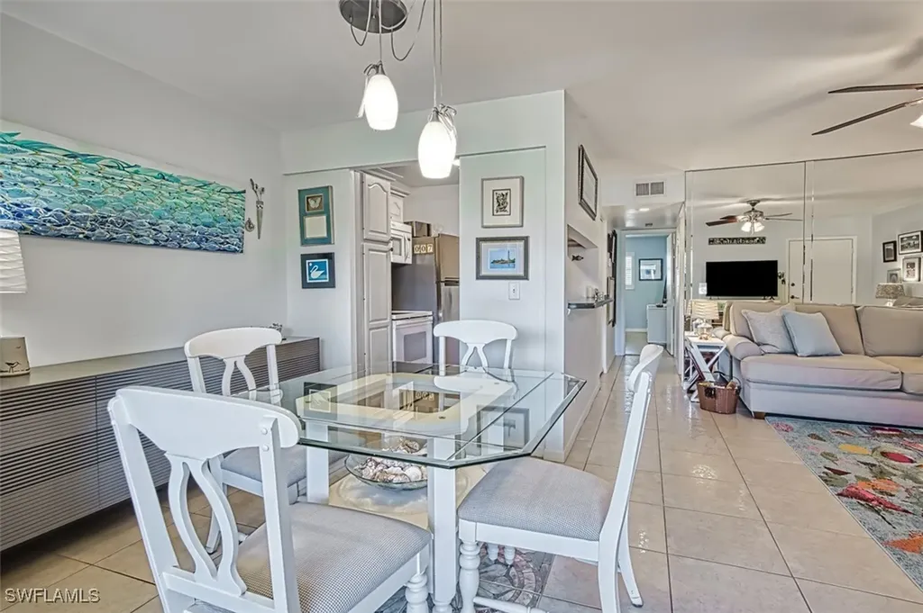 561 Periwinkle Way Sanibel FL 33957