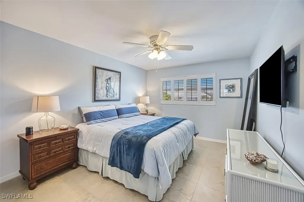561 Periwinkle Way Sanibel FL 33957
