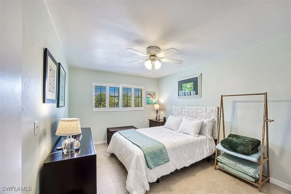 561 Periwinkle Way Sanibel FL 33957