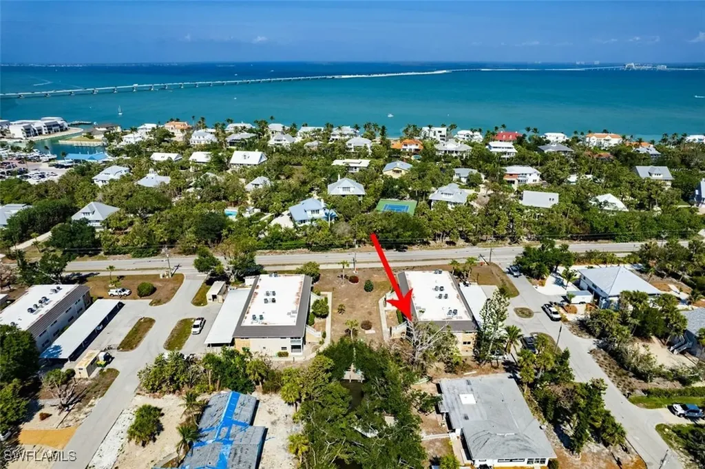 561 Periwinkle Way Sanibel FL 33957