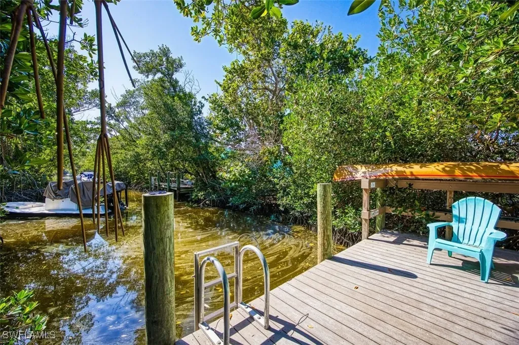 561 Periwinkle Way Sanibel FL 33957