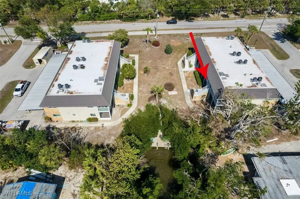 561 Periwinkle Way Sanibel FL 33957