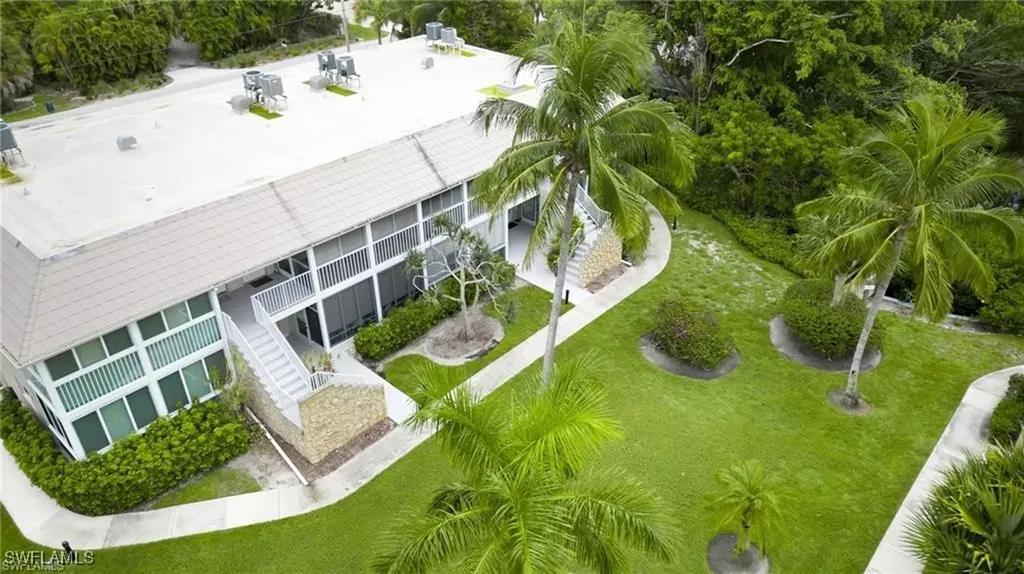 561 Periwinkle Way Sanibel FL 33957